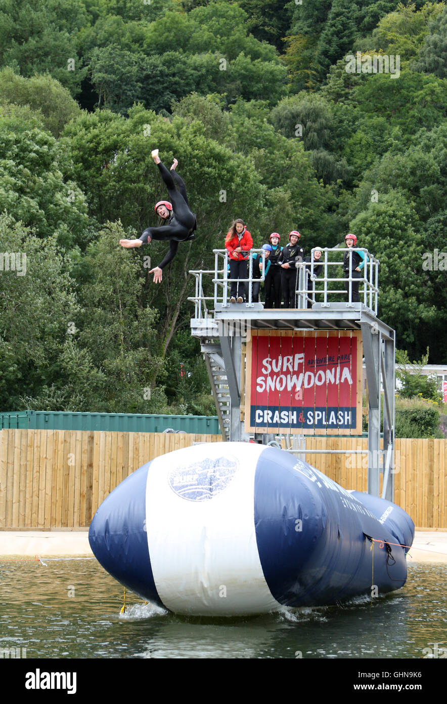 Crash And Splash Lagoon At Surf Snowdonia Conwy North - 