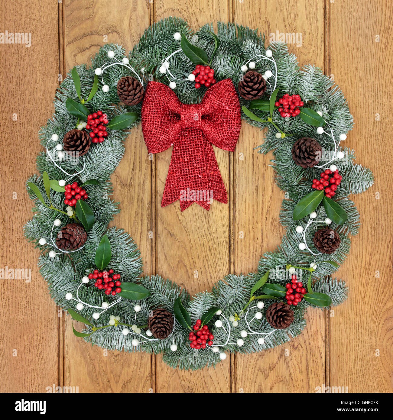 Red Berry Pine Core Outdoor Entrance Christmas Scene Decoration Wreath Epeolatry Christmas Wreath Christmas Decoration Christmas Wreath with Red Bow
