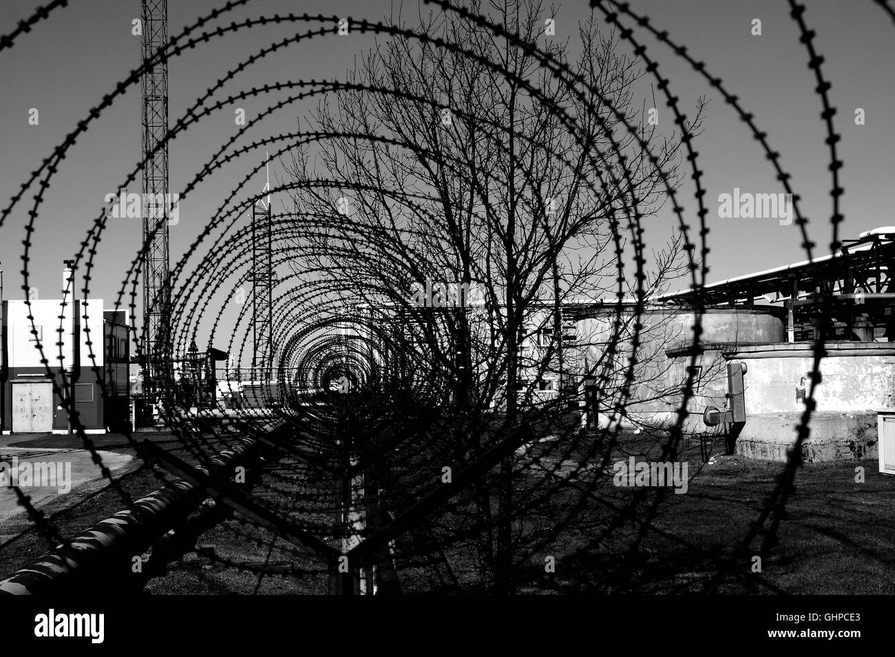 Barbed wires fence Black and White Stock Photos & Images - Alamy