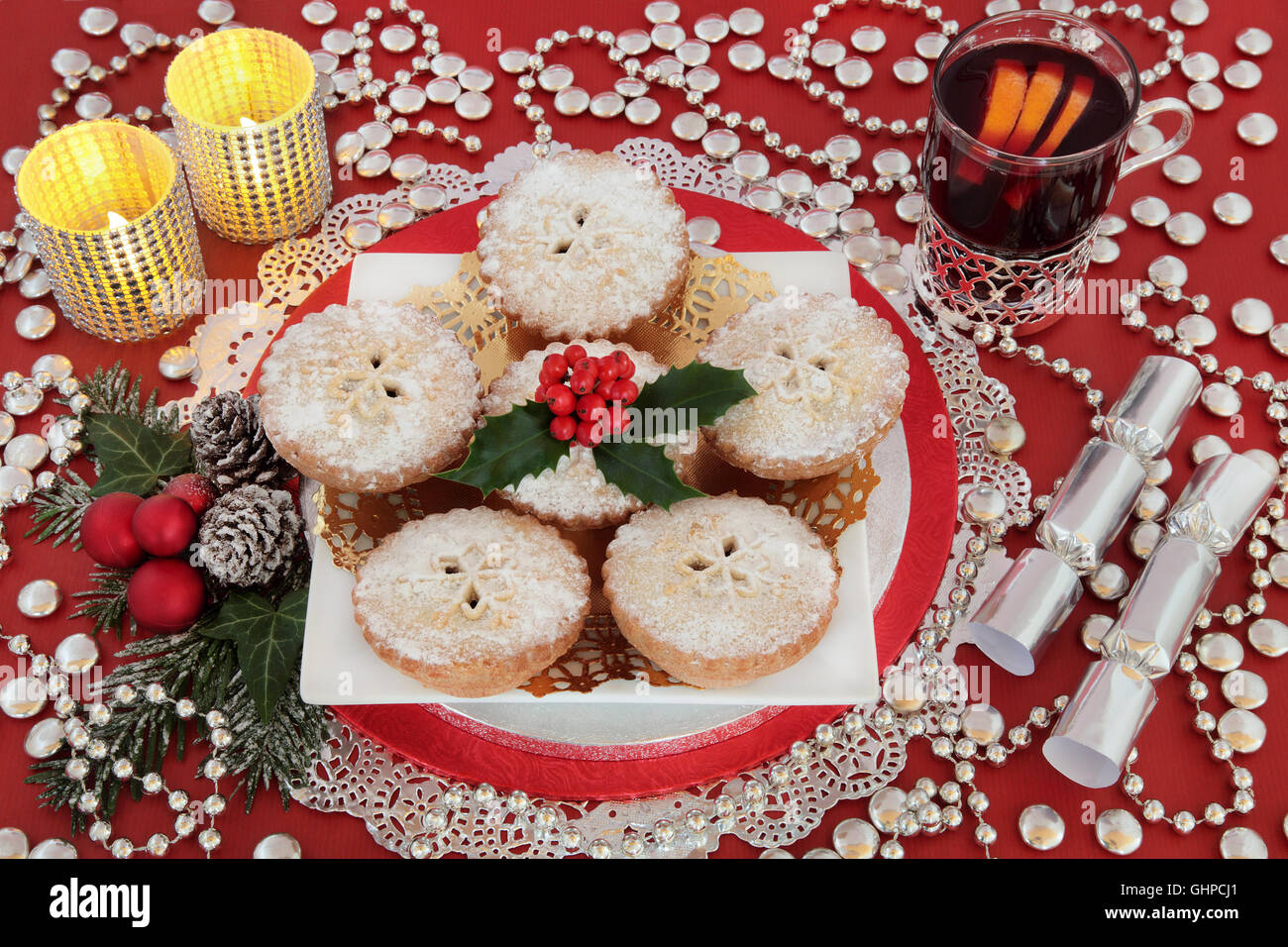 Christmas mulled wine mince pie hi-res stock photography and images - Alamy