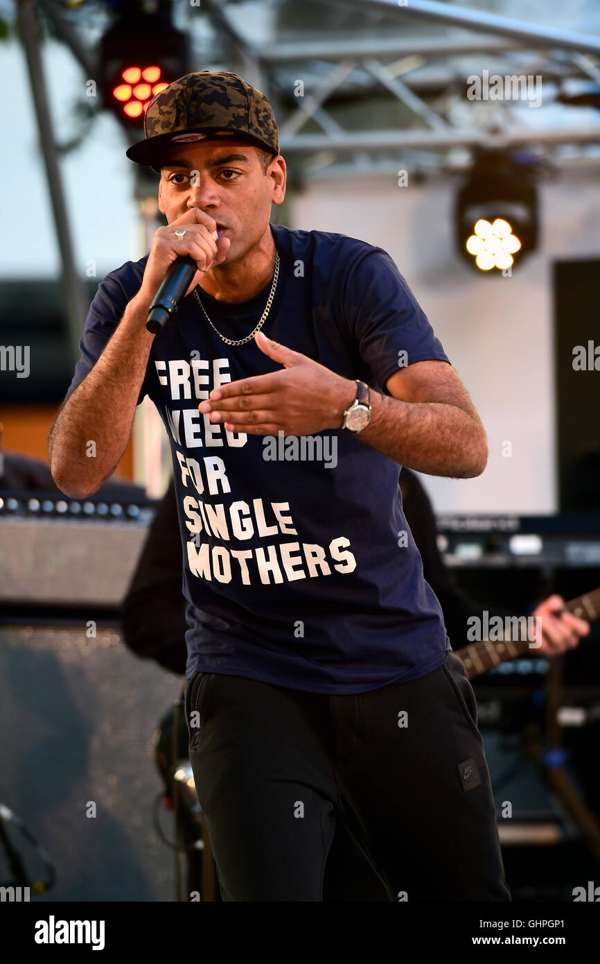 Ben Bailey Smith performing during the world premiere of David Brent ...