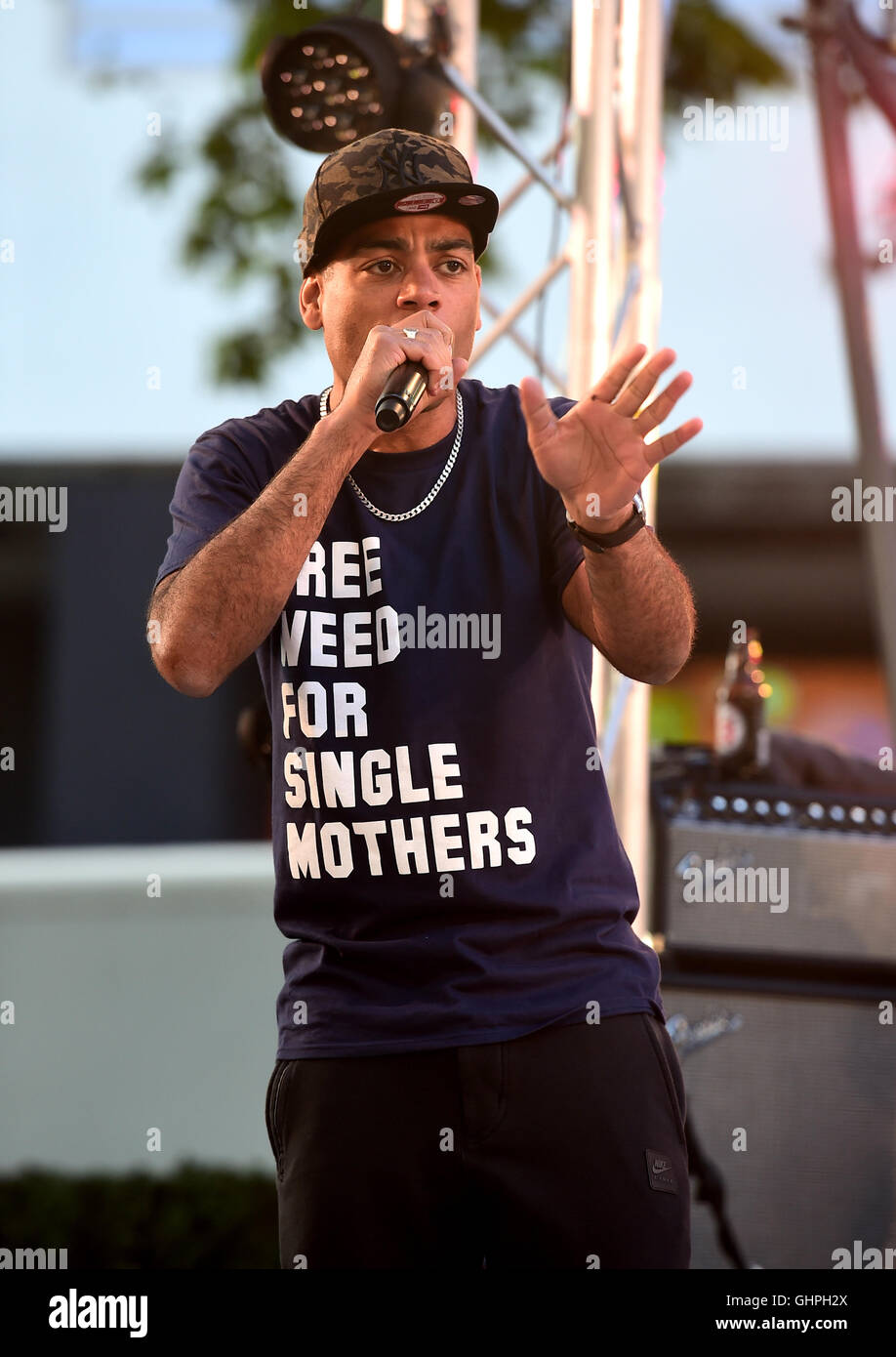 Ben bailey smith performing hi-res stock photography and images - Alamy