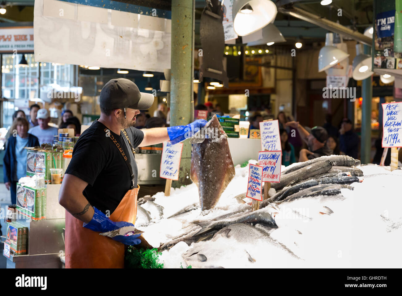 Seattle fish market throw hires stock photography and images Alamy