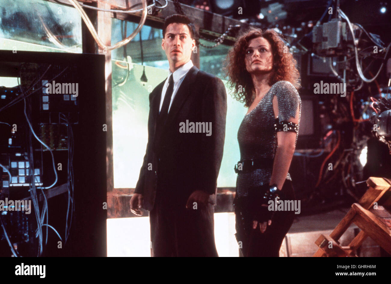 JOHNNY MNEMONIC Der Datenkurier Johnny Mnemonic ist die