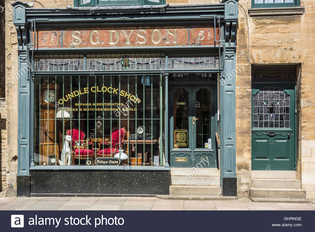 Clock Shop High Resolution Stock Photography and Images Alamy