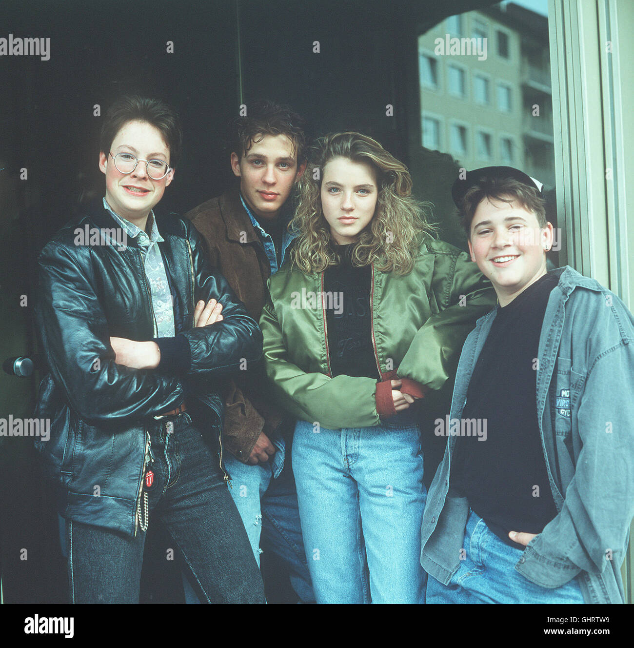 EIN FALL FÜR TKKG-  KIKA 1025 TKKG - sind die Detektive Tim, Karl, Klößchen und Gaby. MAX SITTEL - Karl TOMI RENJAK - Tim SANNY VAN HETEREN - Gaby STEFFEN RADDATZ - Klößchen Stock Photo