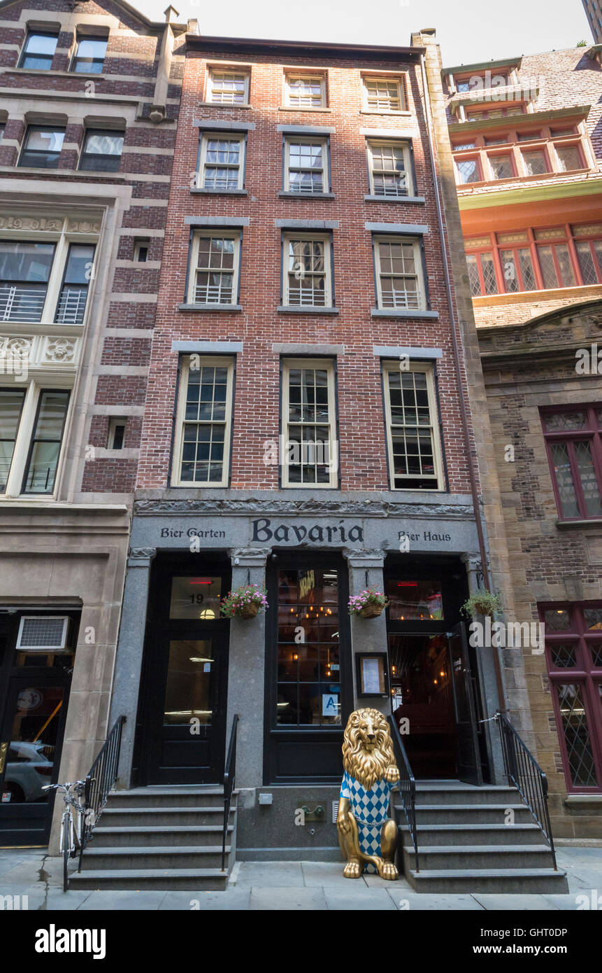 Bavaria Bierhaus on South William Street, New York Stock Photo Alamy
