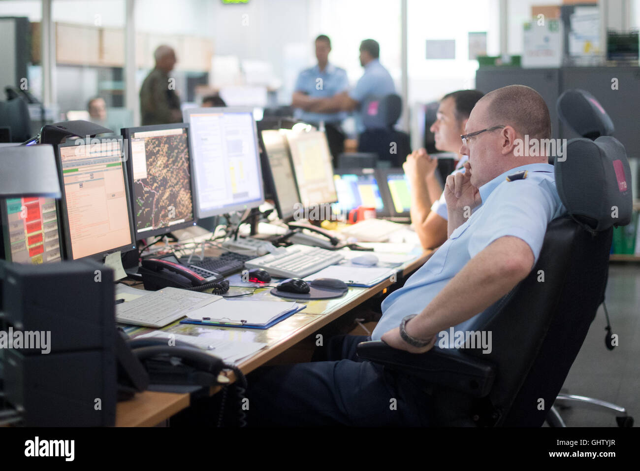 Uedem, Germany. 11th Aug, 2016. Soldiers working at the Luftwaffe