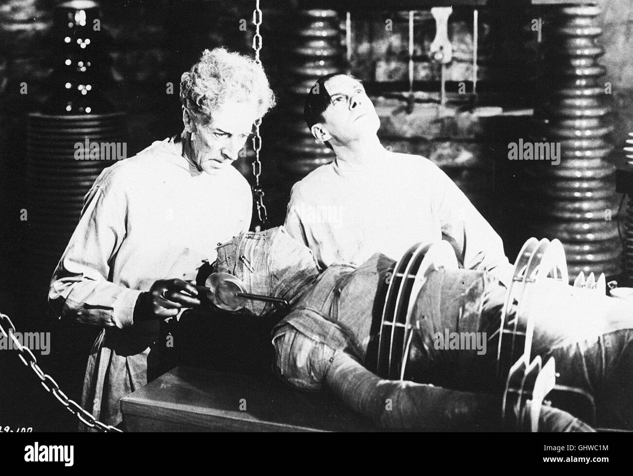 FRANKENSTEINS BRAUT Szene mit COLIN CLIVE Regie: James Whale aka. The Bride of Frankenstein Stock Photo