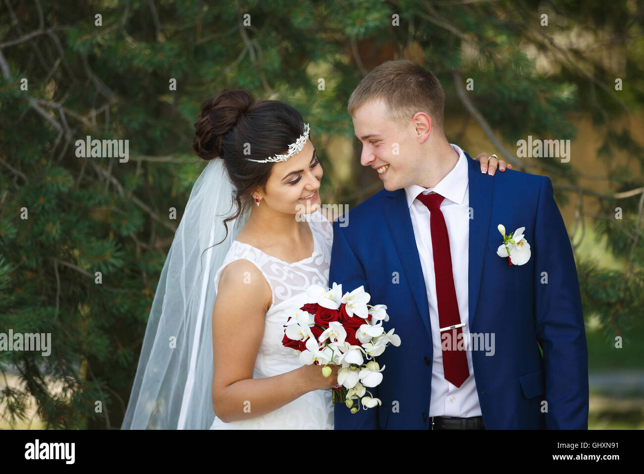 Hugging bouquet hi-res stock photography and images - Alamy