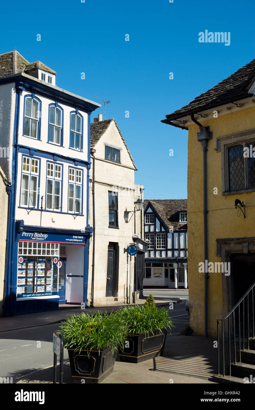 Typical Cotswolds architecture, street scene in Tetbury, Cotswolds, UK