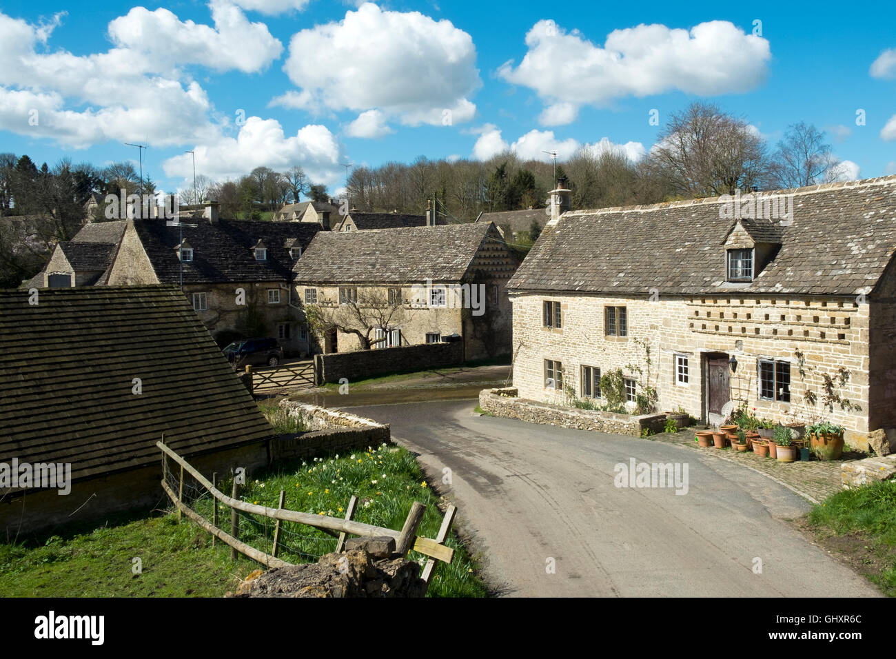 Typical cotswold cottages hires stock photography and images Alamy
