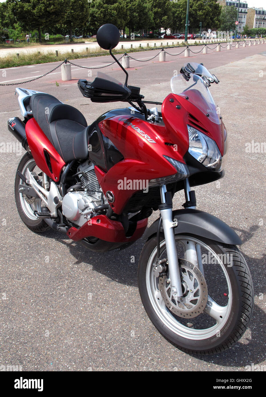 Honda varadero 125 hi-res stock photography and images - Alamy