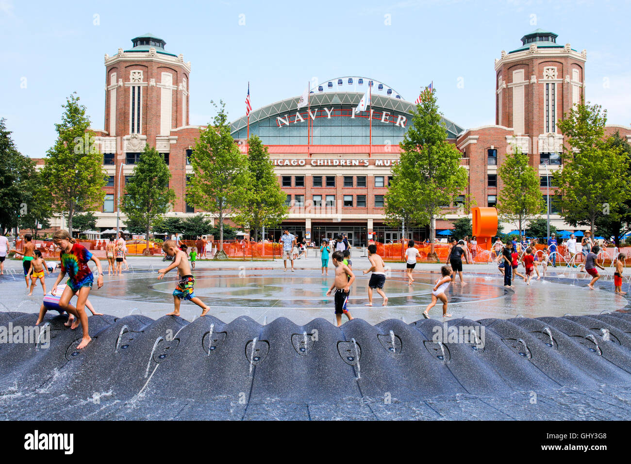Polk Brothers Fountain. Navy Pier, Chicago, Illinois Stock Photo Alamy