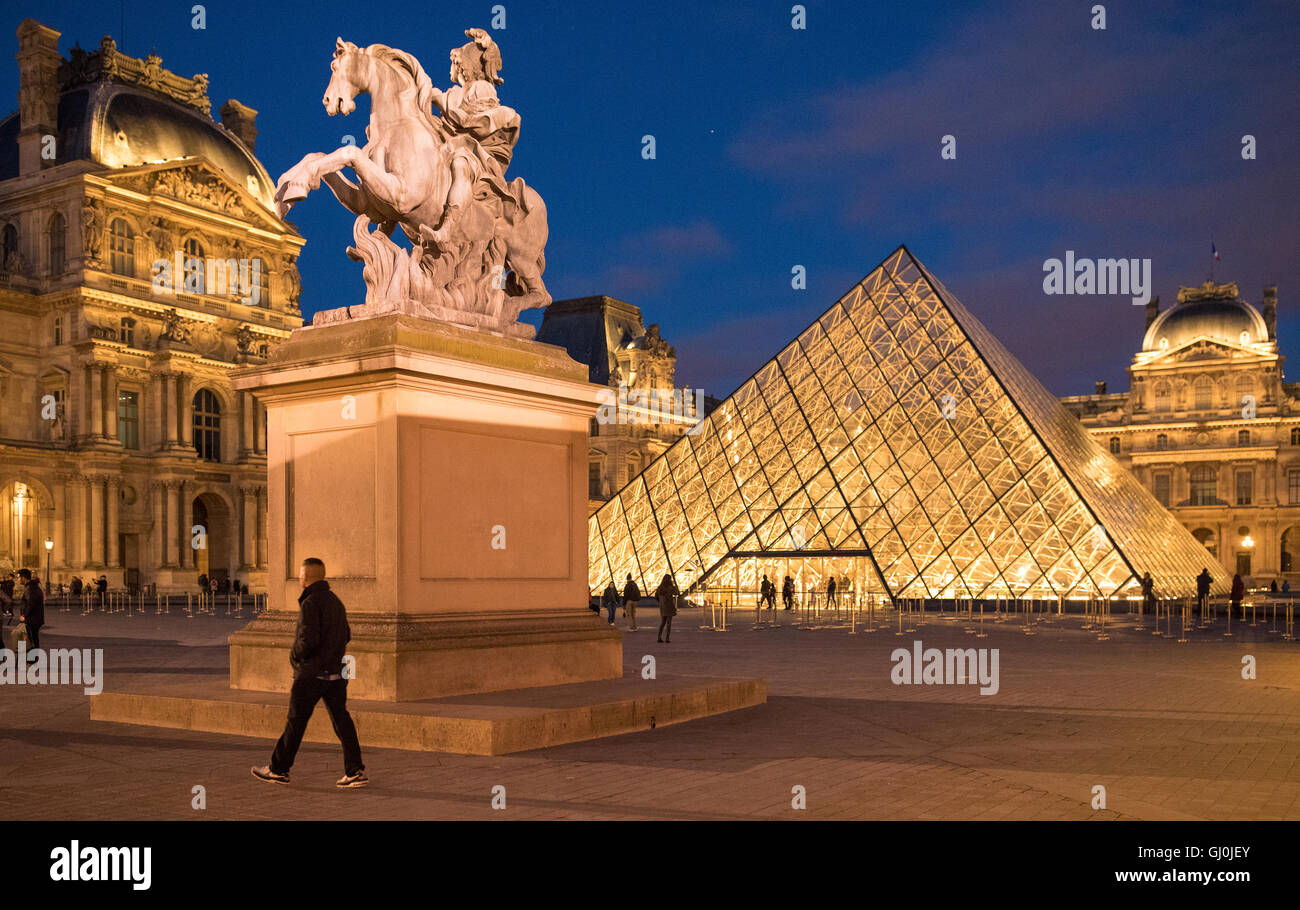 the Palais du Louvre at dusk, Paris, France Stock Photo