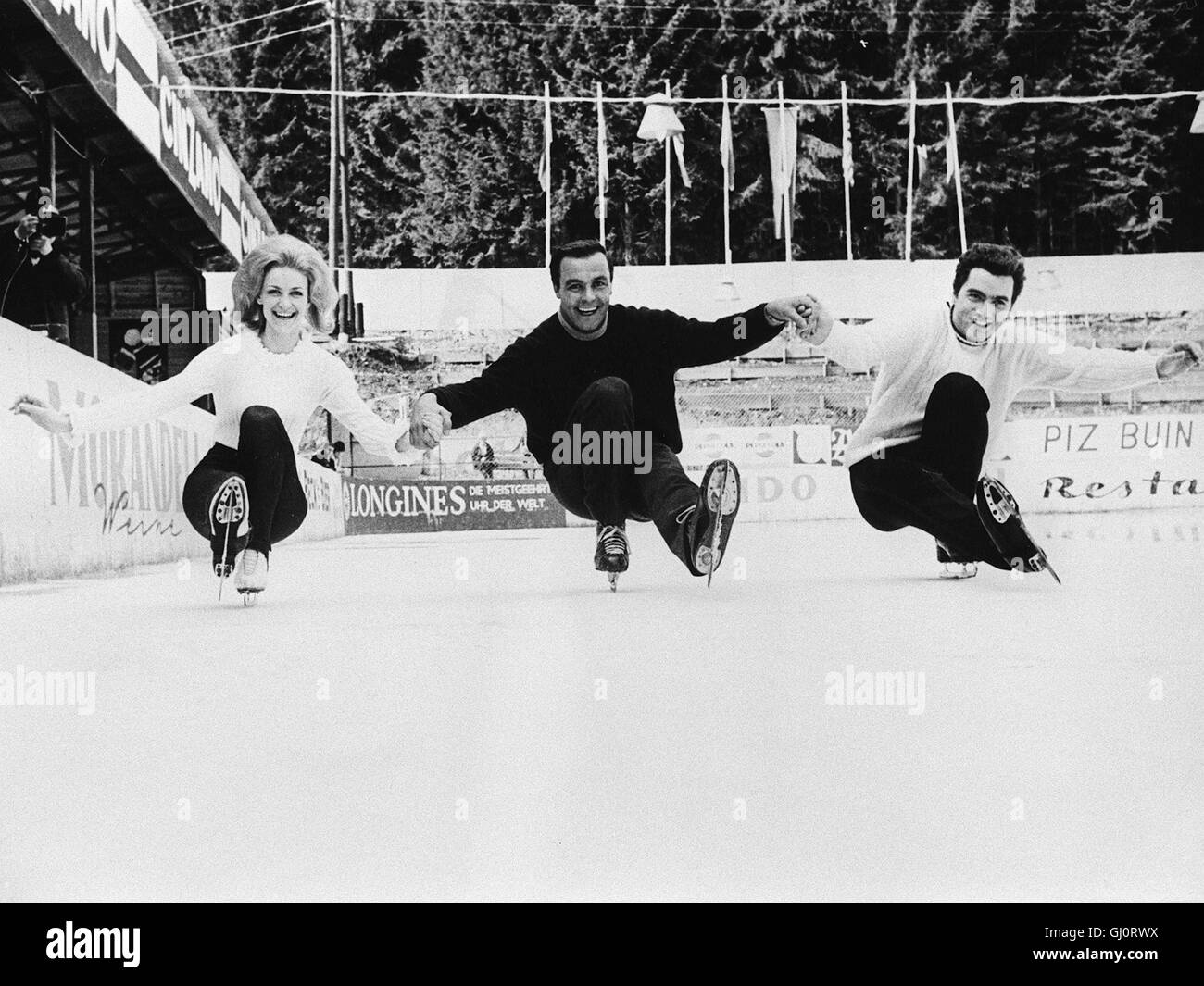 DAS GROSSE GLÜCK-5 Die Eiskunstlauf-Weltmeisterin Marika Kilius beendet  nach ihrer Heirat ihre sportliche Karriere, worauf ihr Ex-Partner  Hans-Jürgen Bäumler sich und der Welt beweisen will, dass er mehr kann als  nur Schlittschuhlaufen.