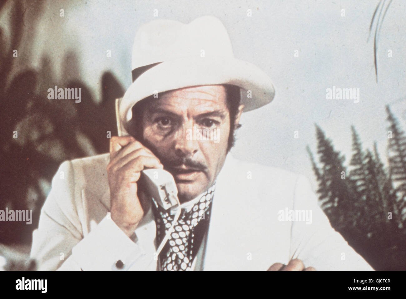 DIE PUPPE DES GANGSTERS Mit seinen Dirnen geht der ZuhälterKönig