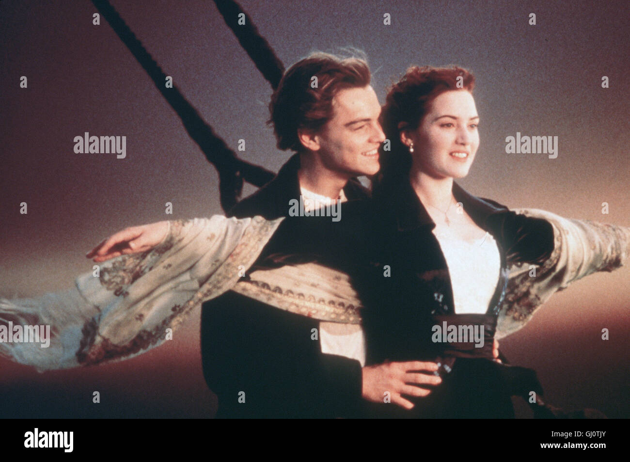 Rose having two different hairstyles in the poster has always bothered me  so may it now bother all you good people as well : r/titanic