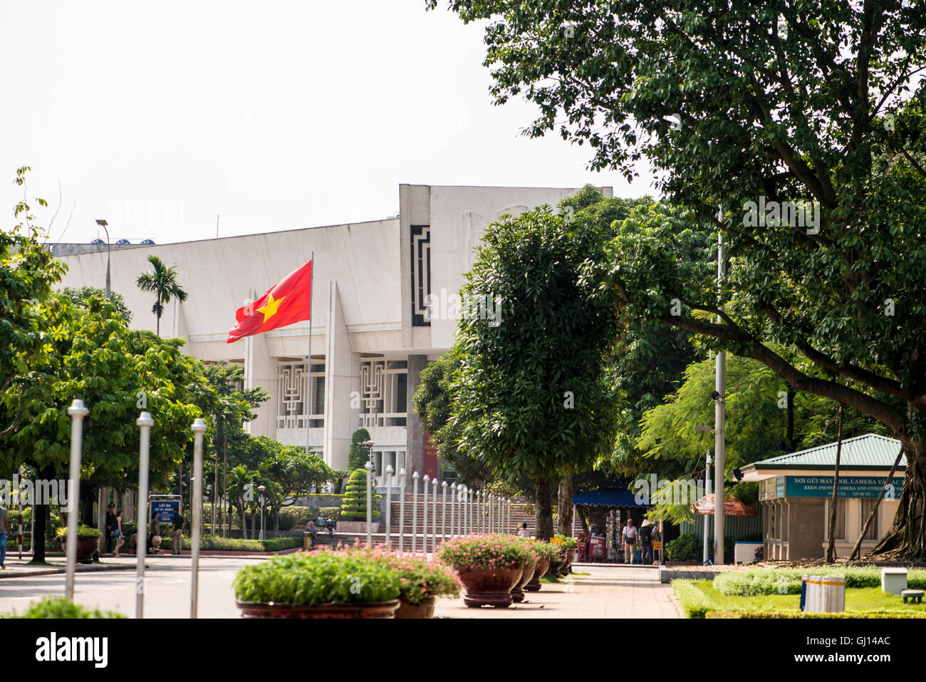 Government building and Vietnamese flag, Hanoi Stock Photo