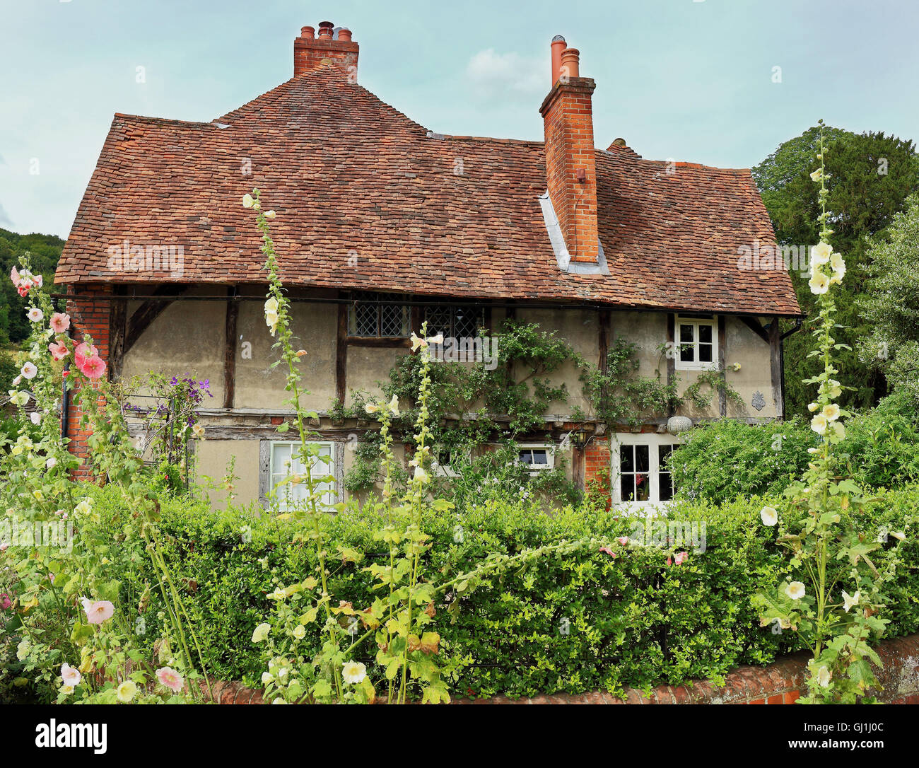 English cottage hi-res stock photography and images - Alamy