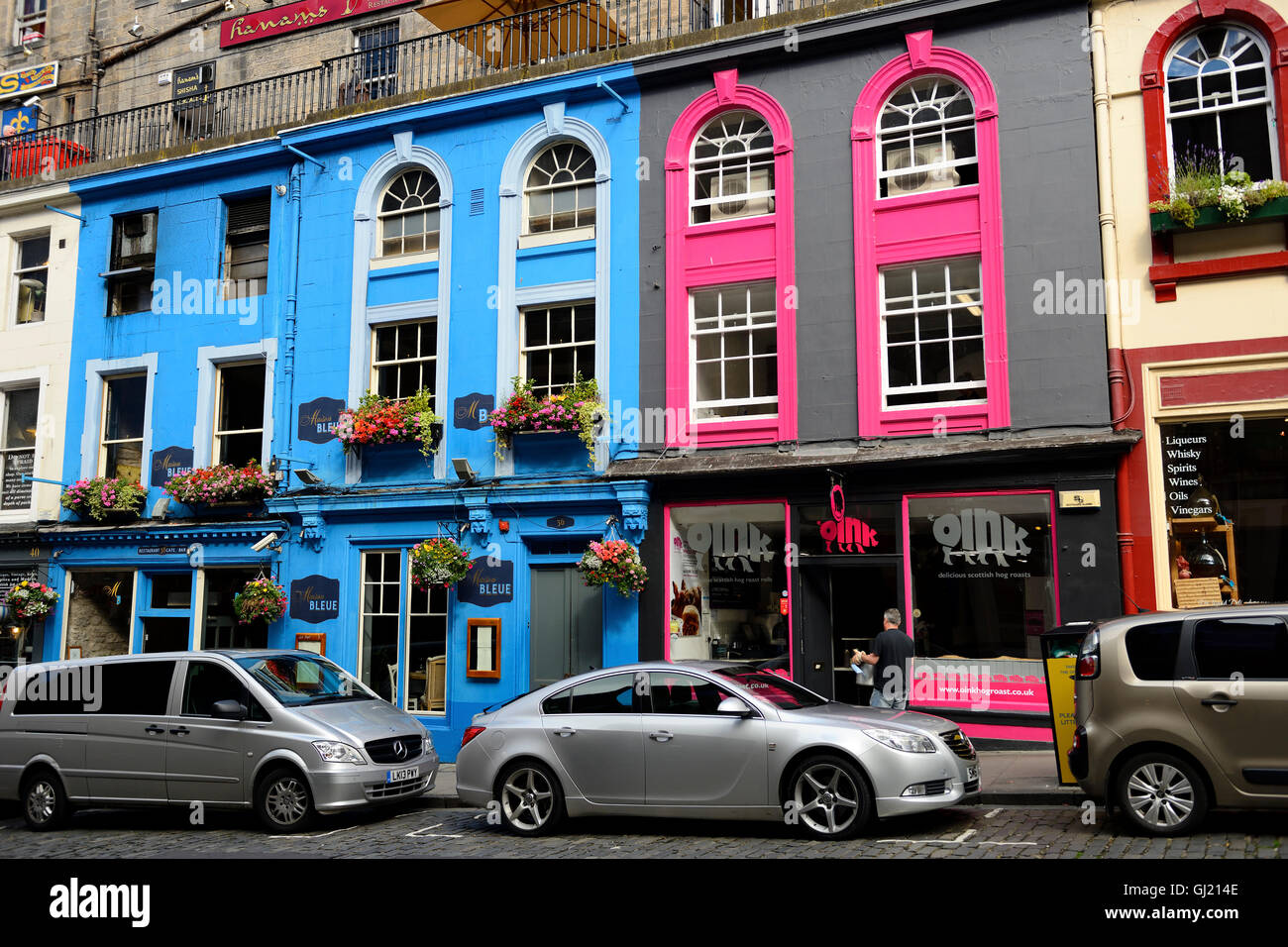 Colourful shop fronts on Victoria Street, Edinburgh, Scotland Stock Photo