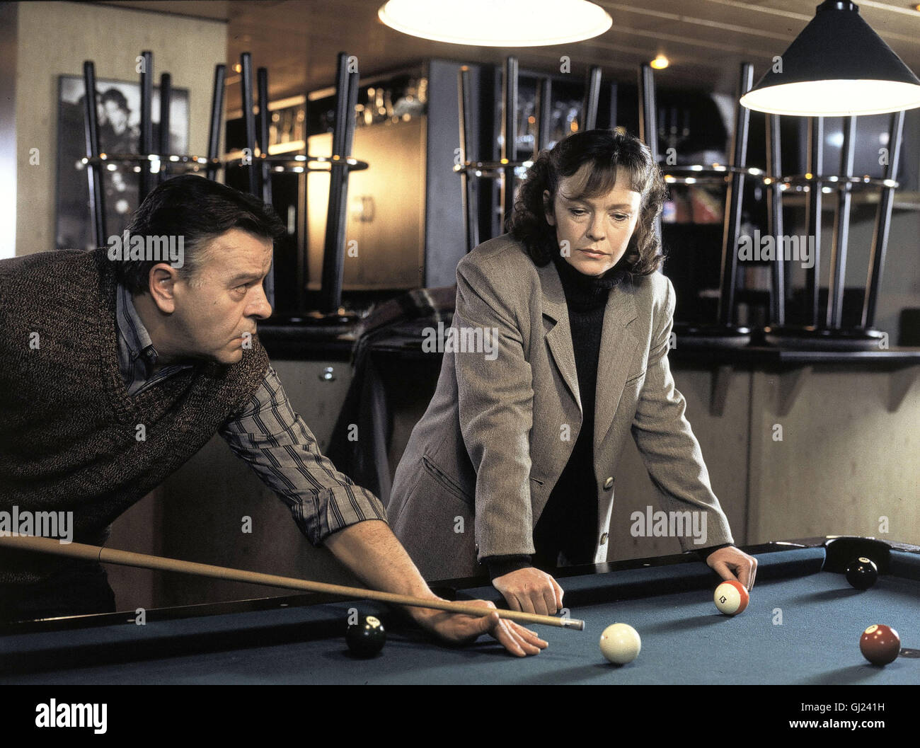 POLIZEIRUF 110 Blue Dream Tod im Regen Natalie, Kellnerin in der