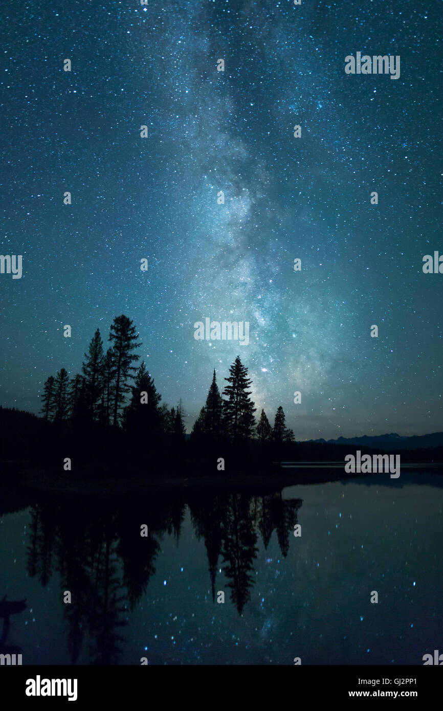 Milky Way over mountain lake Stock Photo - Alamy