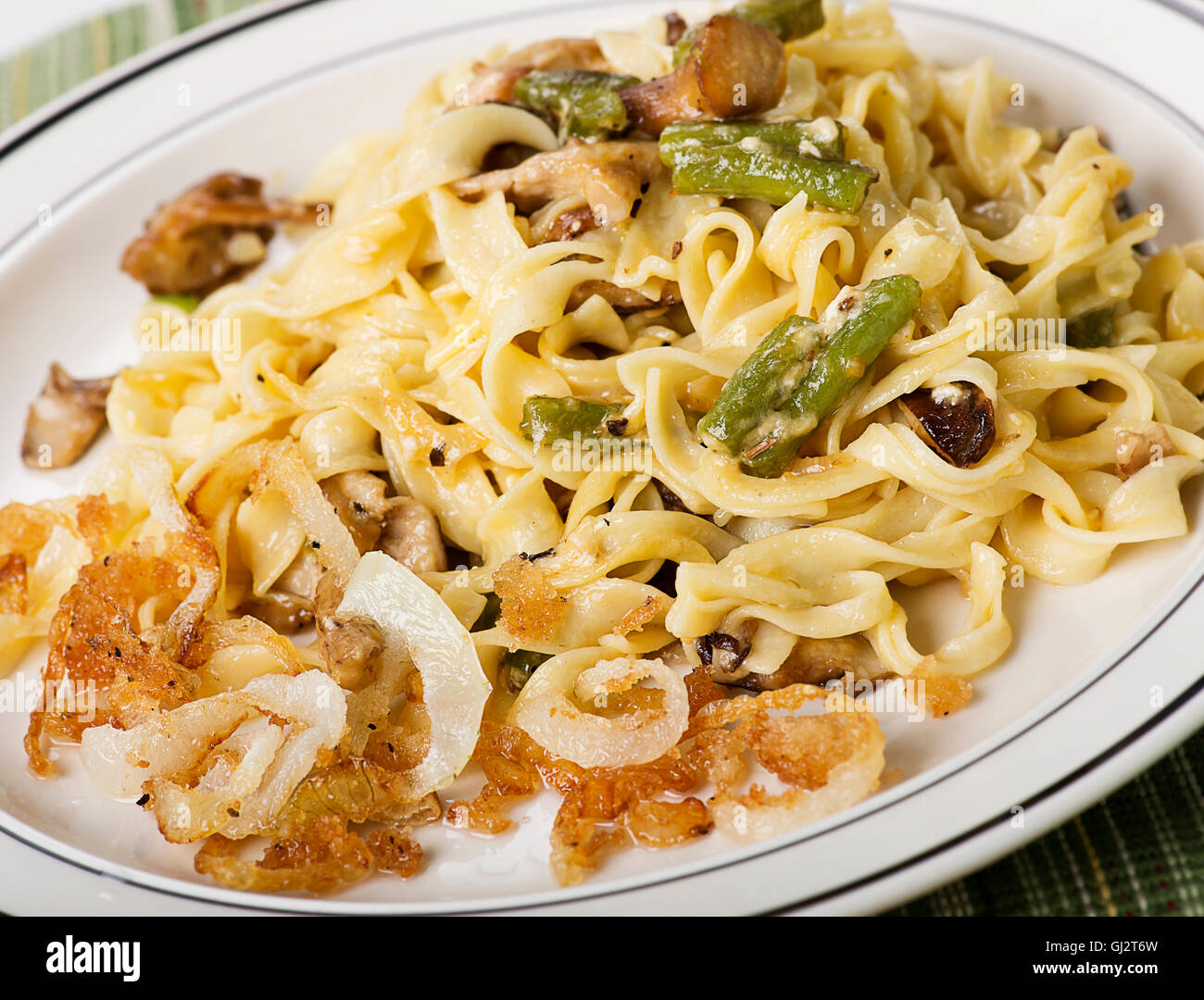Pasta with Green Beans and Mushrooms Stock Photo Alamy