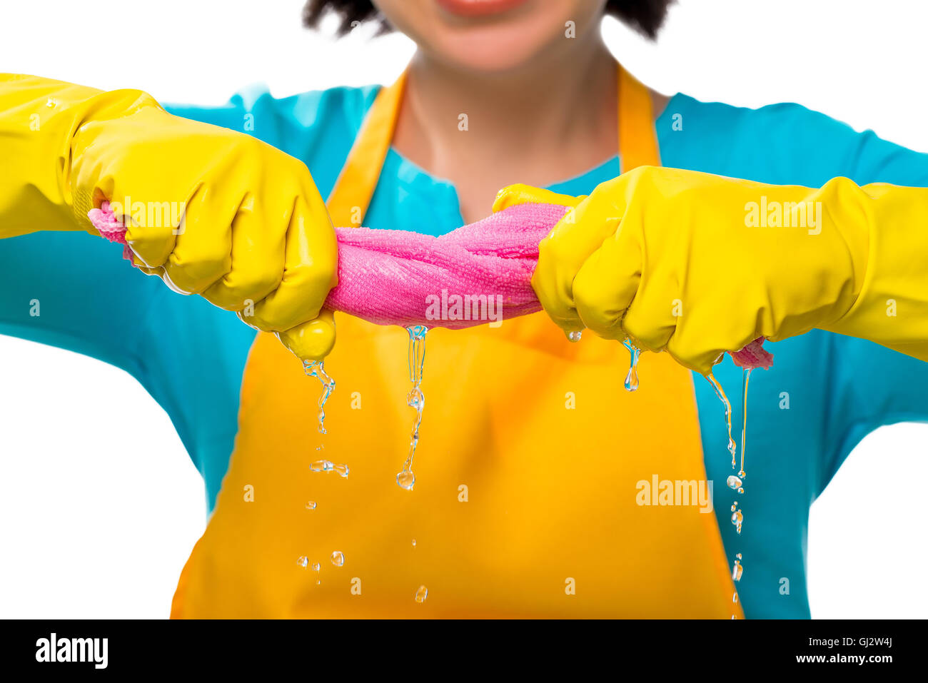 Мокрое полотенце. Ведро с водой и тряпкой. Мытье полов. Выжимать белье. Выжимала тряпку.