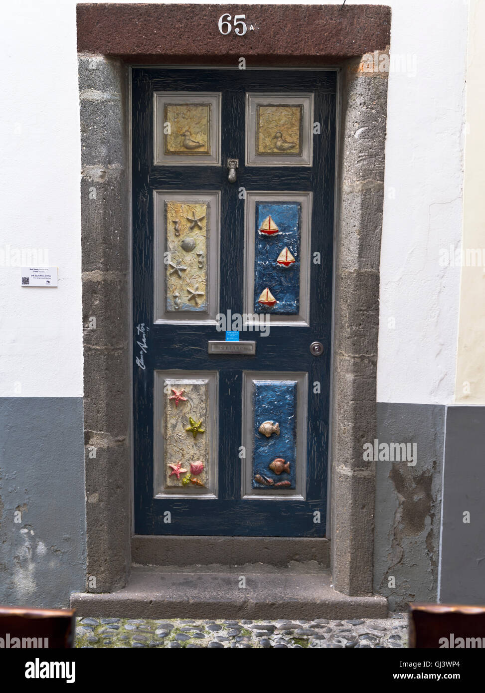 dh Rua de Santa Maria FUNCHAL MADEIRA Decorative sculpture painted doors house front door Stock Photo