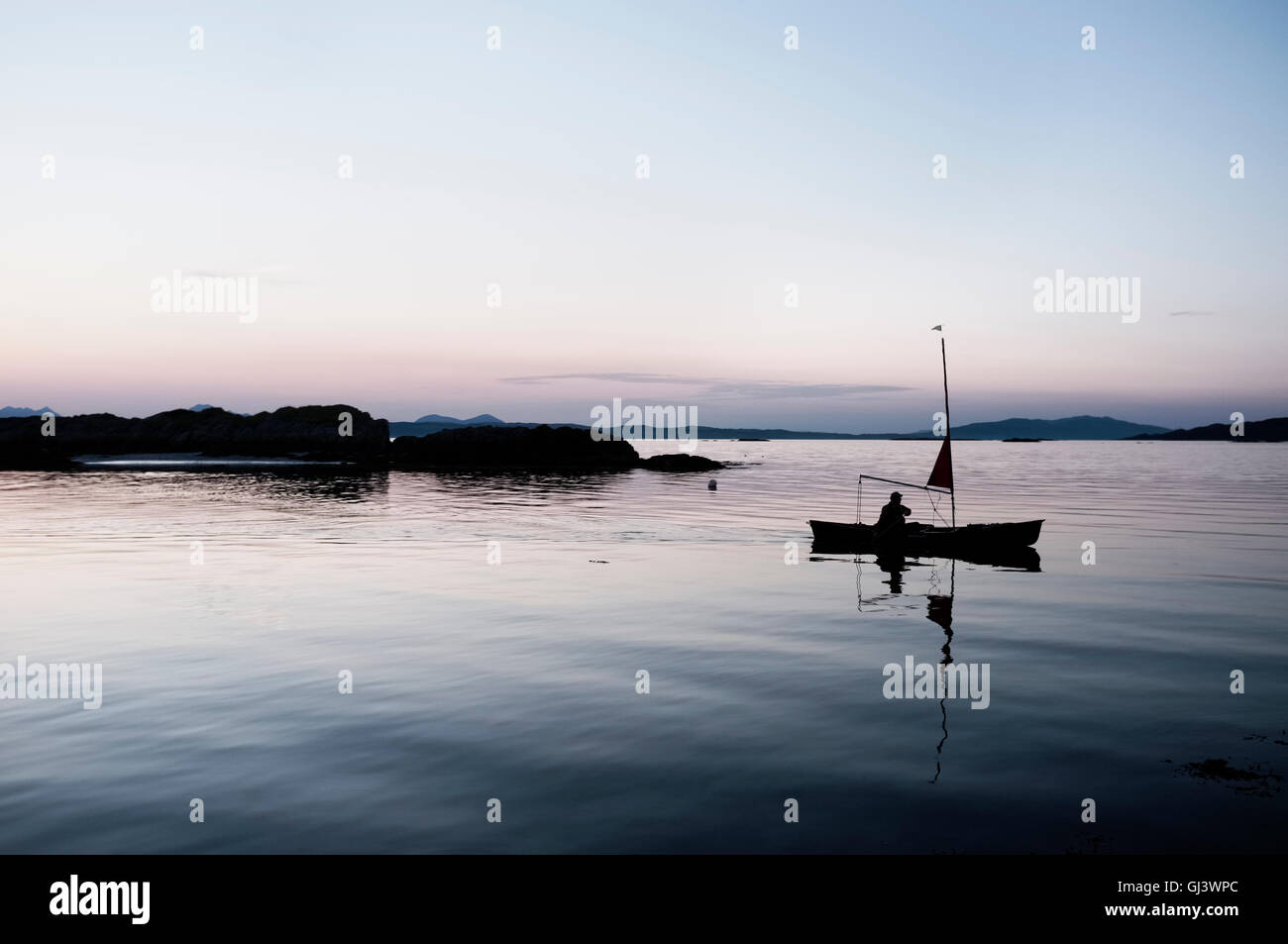 Boat sailing on bay sunset hi-res stock photography and images - Alamy