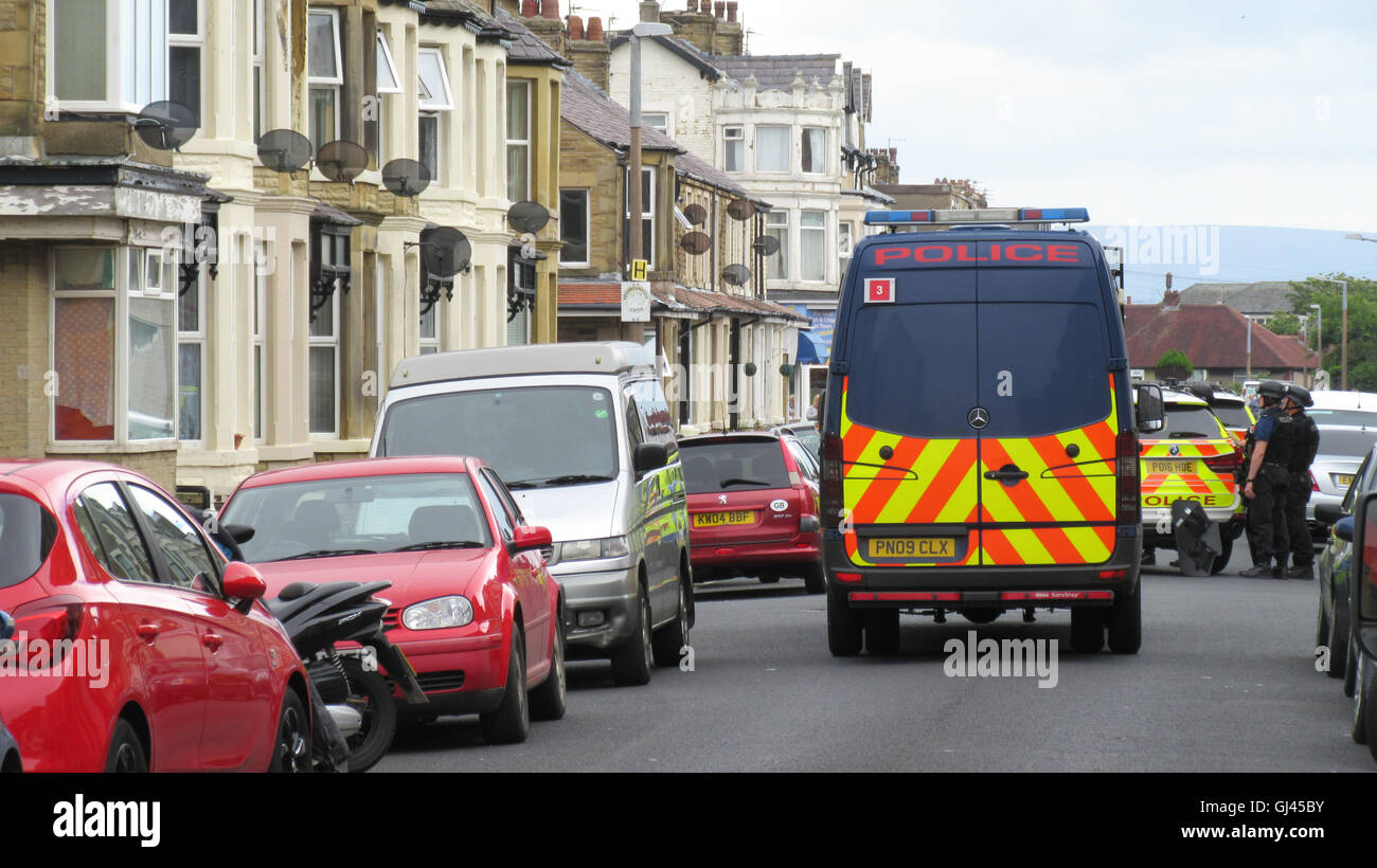 Sefton Rd / Cavendish Road, Morecambe, Lancashire, United Kingdom, 12th August 2016  Sefton Road and Cavendish Road in Morecambe have been closed whilst Fire Arms Officers and Search teams are conducting a search of a property in Morecambe Credit:  David Billinge/Alamy Live News Stock Photo