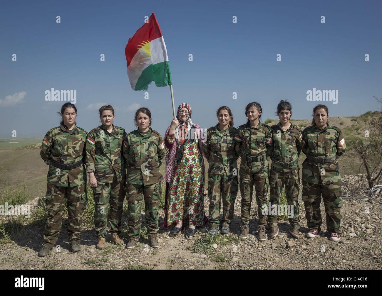 Kirkuk, Kurdistan Regional Goverment are, Iraq. 16th Apr, 2016. Peshmega women from Iran and PAK party members at the frontline near to Makhmur, Kurdistan. © Bertalan Feher/ZUMA Wire/Alamy Live News Stock Photo