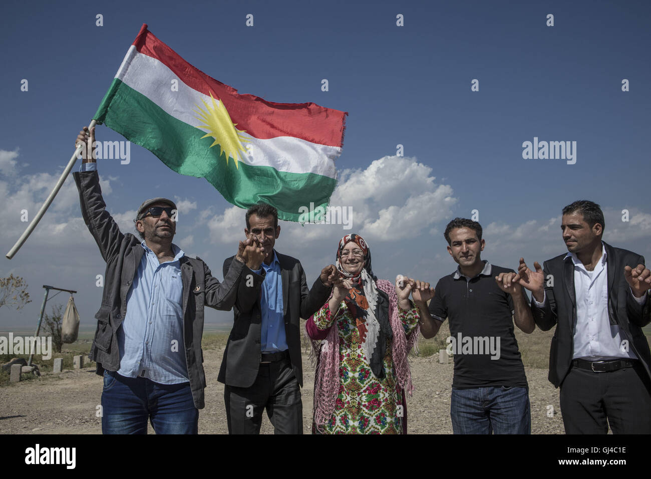 Kirkuk, Kurdistan Regional Goverment are, Iraq. 16th Apr, 2016. PAK party members at the frontline near to Kirkuk, Kurdistan. © Bertalan Feher/ZUMA Wire/Alamy Live News Stock Photo