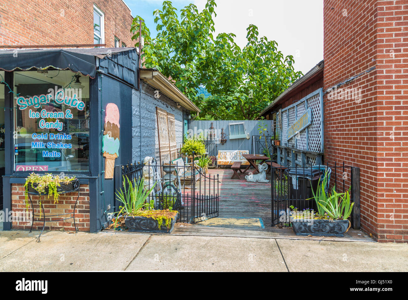 Patio courtyard outside the Sugar Cube Ice Cream & Candy shop on Main