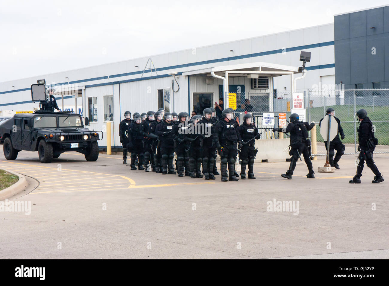 Chicago Riots 2024 Walmart Daryl Kimberly