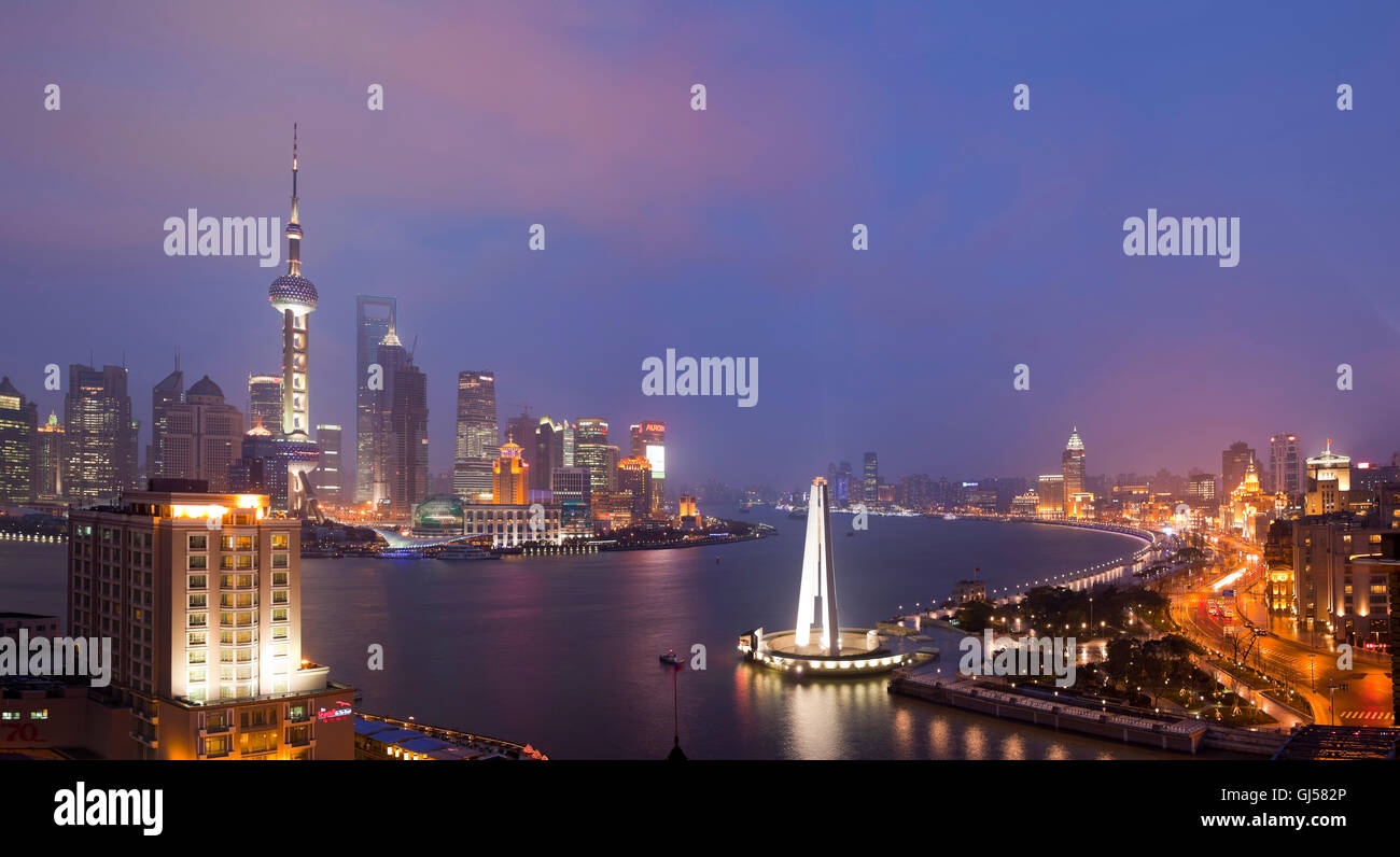 Landmarks shanghai building group hi-res stock photography and images ...
