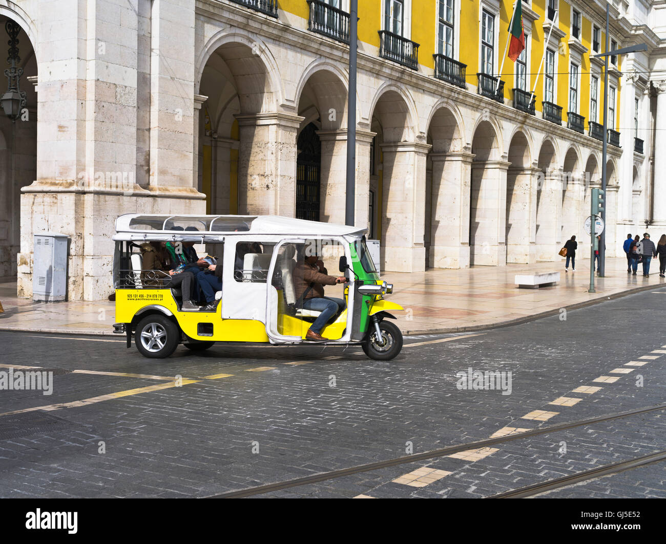dh Tuk Tuk taxi LISBON PORTUGAL Pacificocruises TuK Tuk taxis with tourists aboard tourist Stock Photo