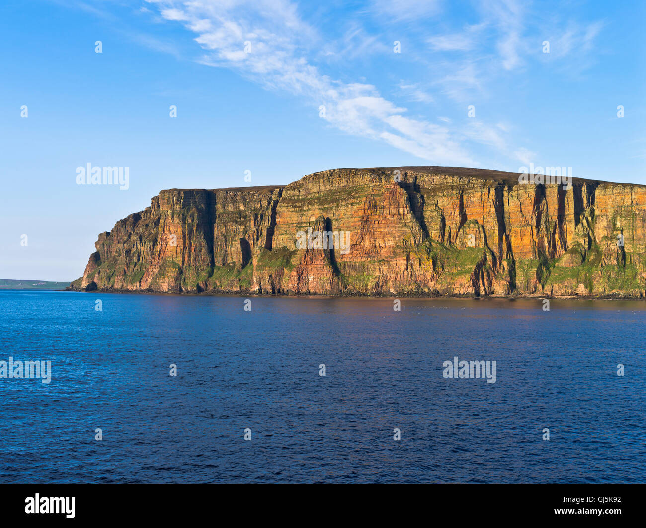 dh St Johns Head Scotland HOY ORKNEY Seacliff Sandstone cliffs UK highest seacliffs cliff sea Stock Photo