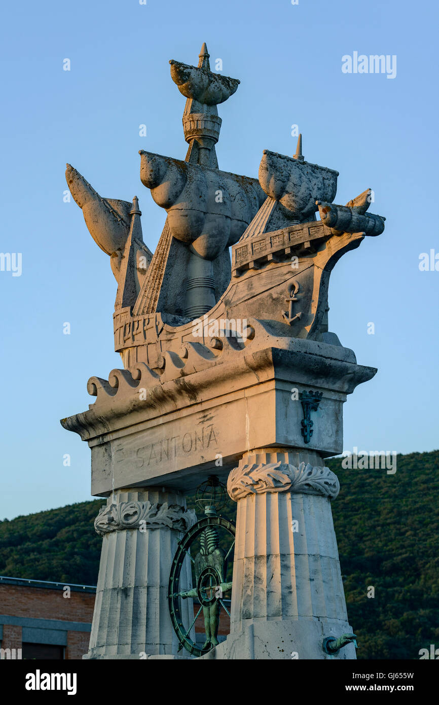 Foto de Santoña Monumento a Juan de la Cosa en Santoña, Cantabria