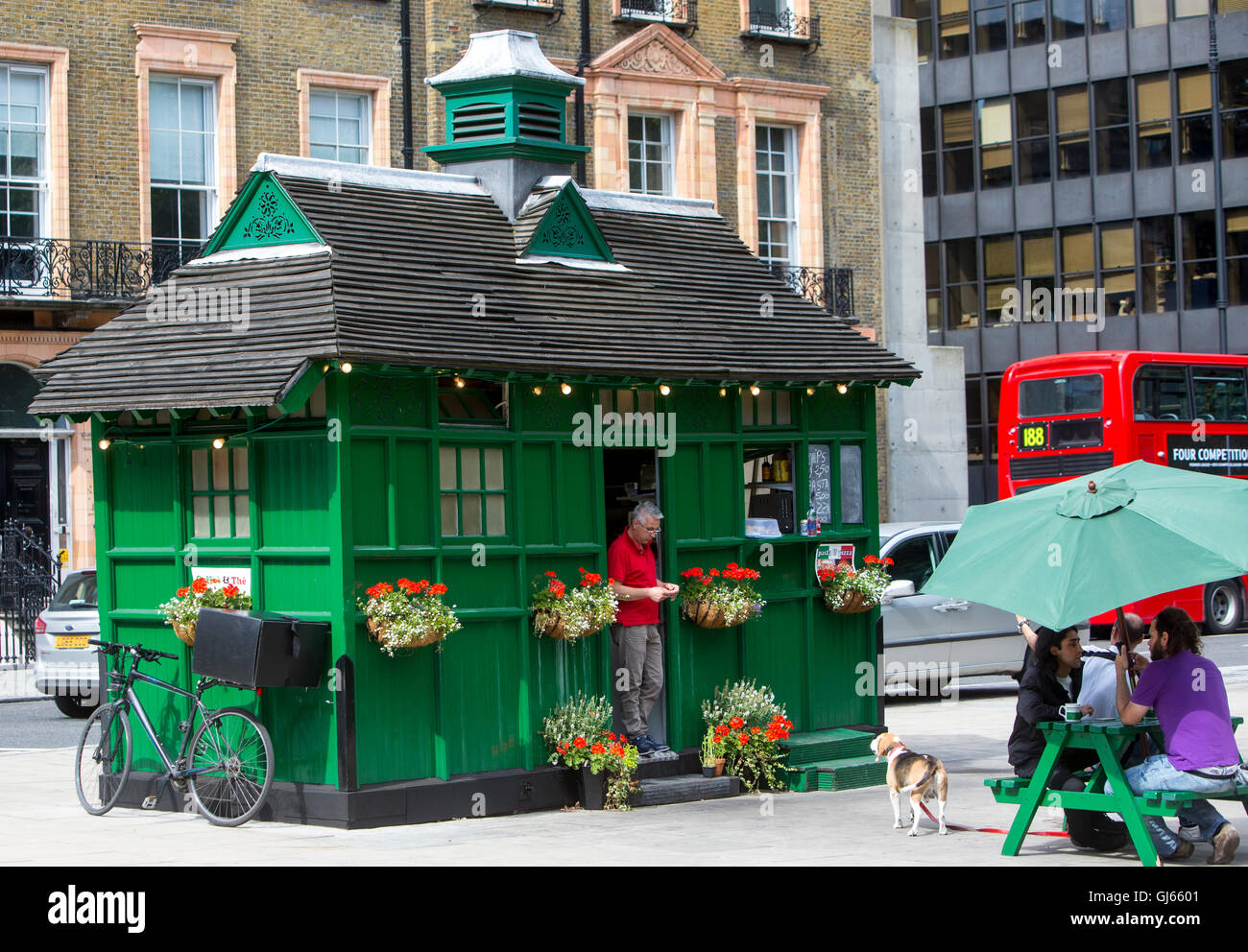 A traditional Cabman's shelter in Russell square,Bloomsbury.There are 13 left in London.This is now Kate's tea food cabin Stock Photo
