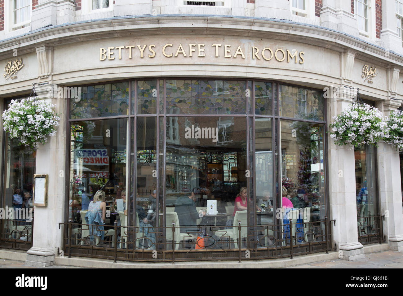 Cafe tea rooms betty york hires stock photography and images Alamy