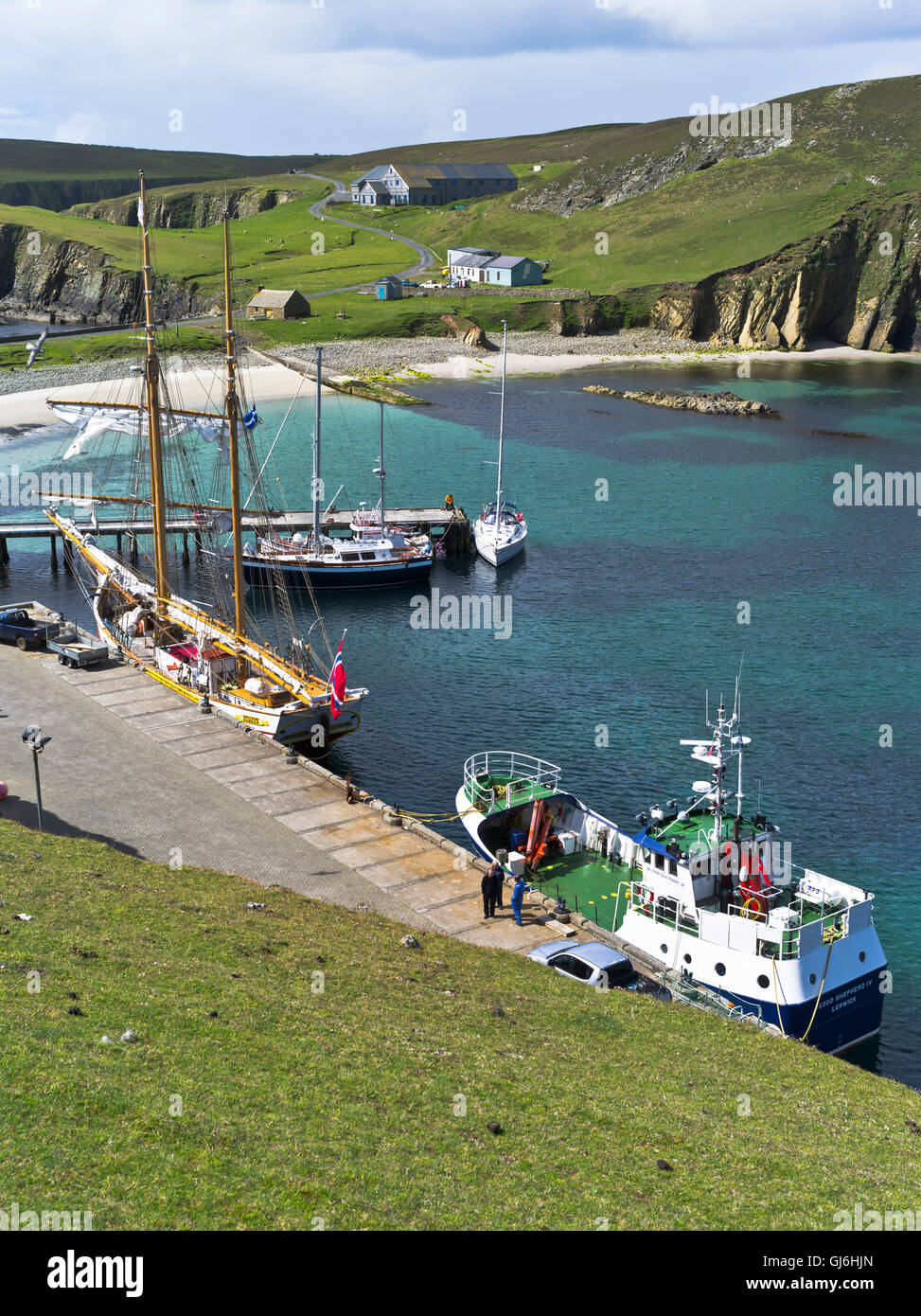 dh Good Shepherd IV NORTH HAVEN HARBOUR FAIR ISLE  SCOTLAND Island Ferry Tall ship mail boat yachts Stock Photo