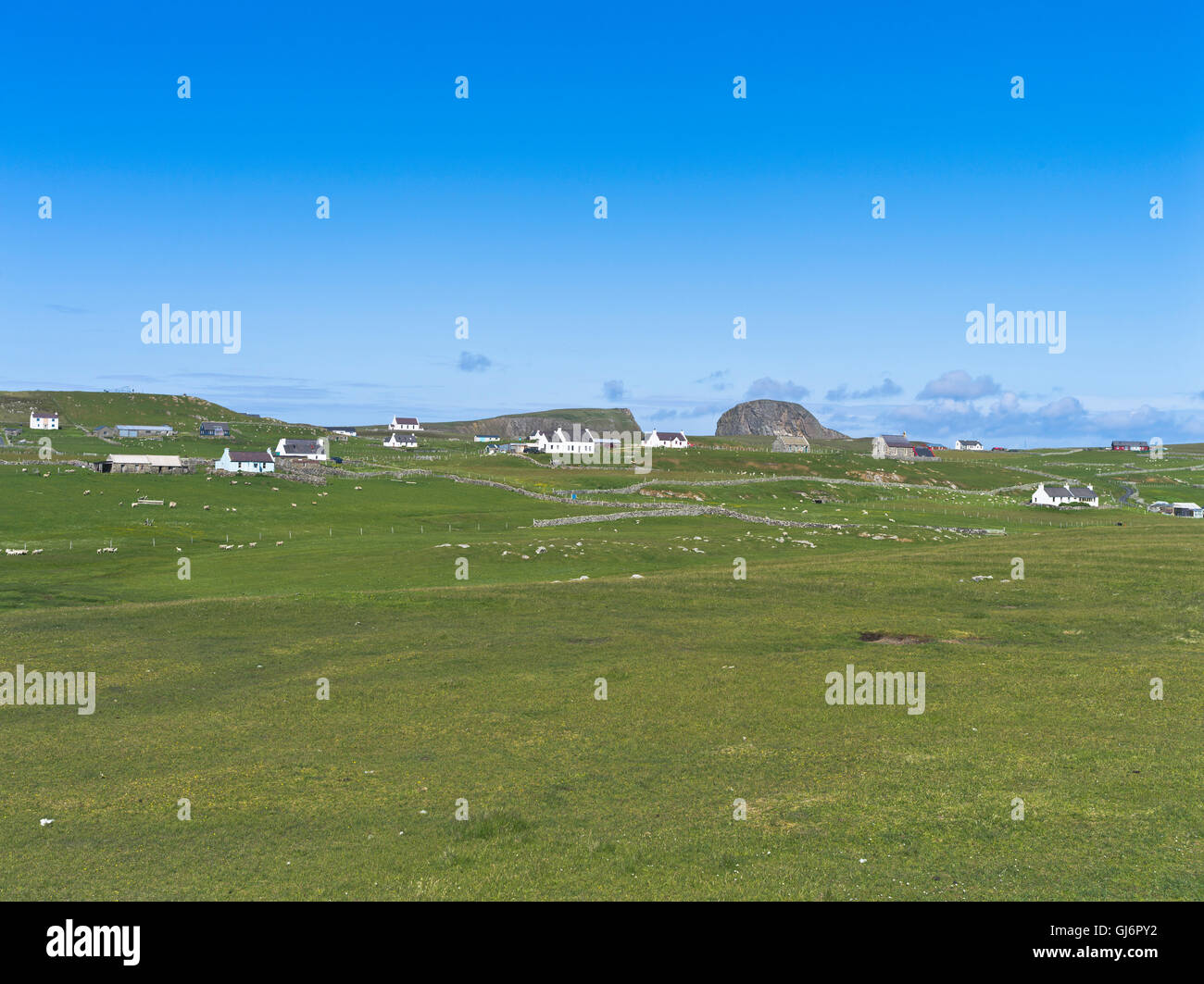 dh FAIR ISLE SHETLAND Croft cottage houses village Stock Photo Alamy
