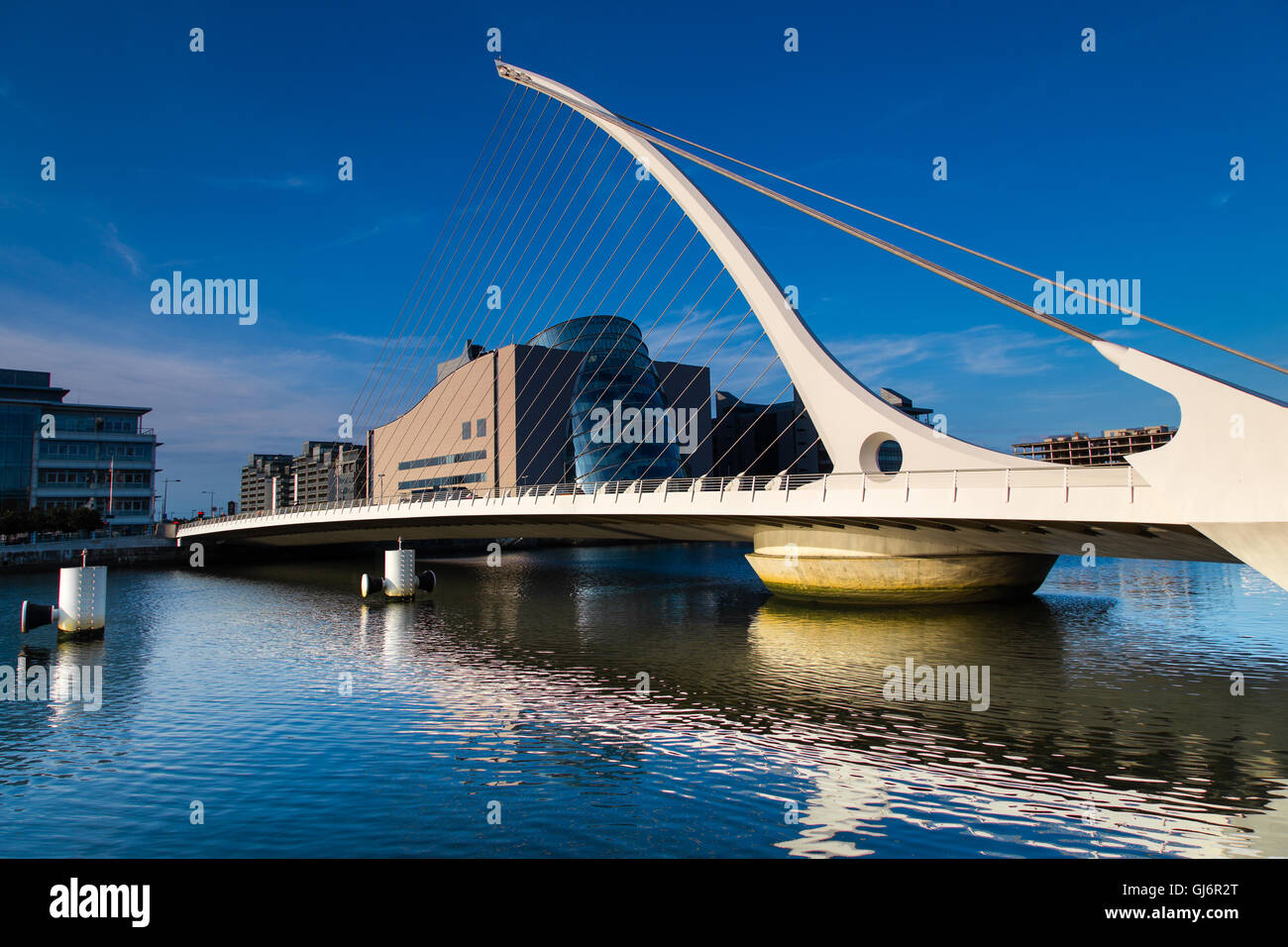 Dublin - The Samuel Beckett Bridge over the river Liffey Stock Photo ...