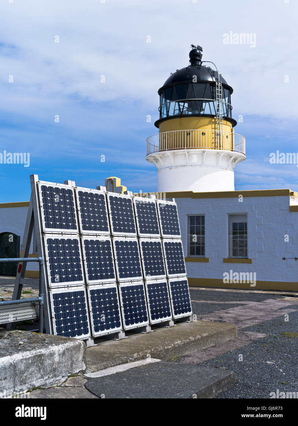 dh North Lighthouse FAIR ISLE SHETLAND Solar panels light house buildings uk photovoltaic Stock Photo