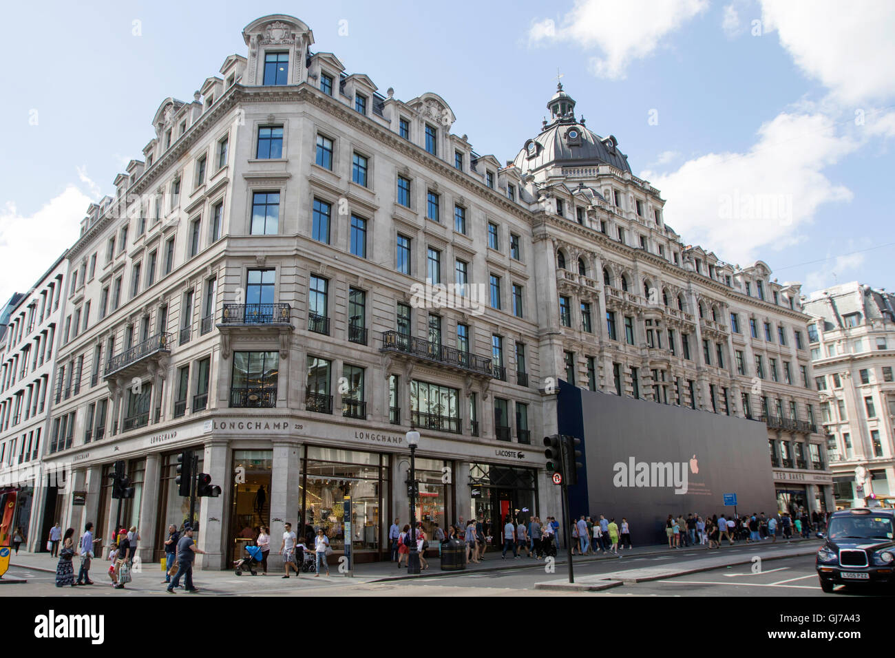 Burberry hacket longchamp lacoste busy shopping street london cabs hi-res  stock photography and images - Alamy