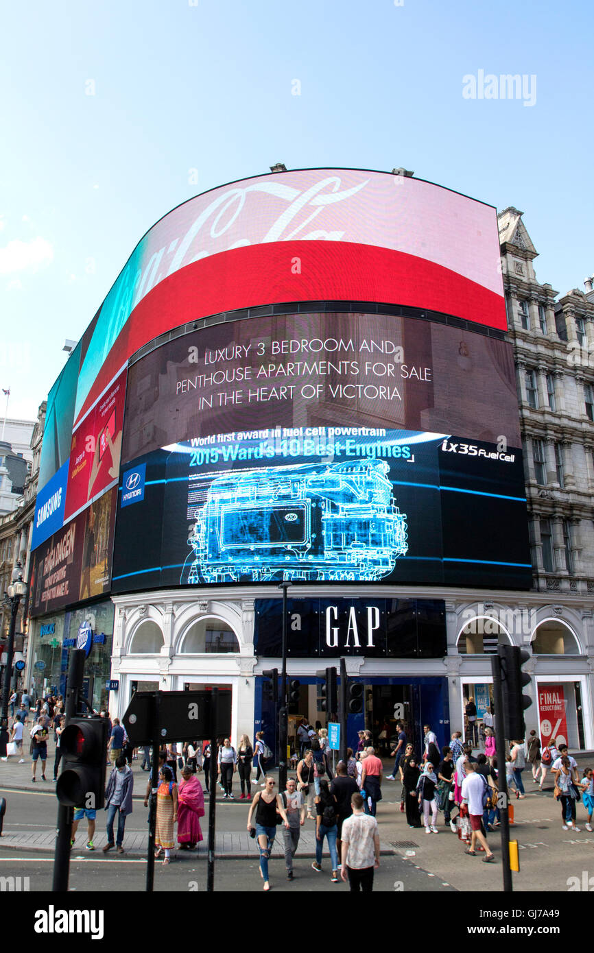Piccadilly Circus road junction, Neon signs and public space of London