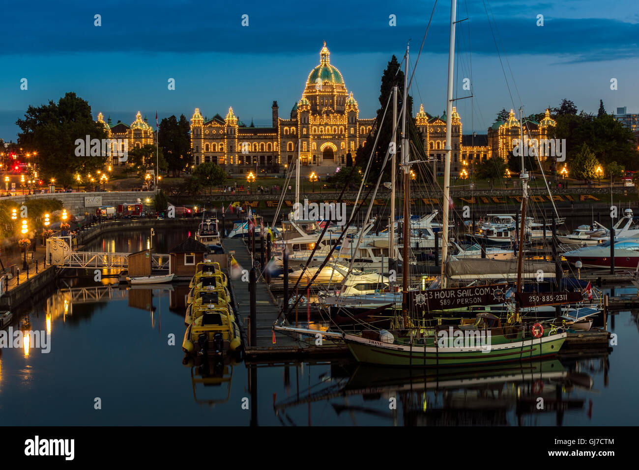 Night view of the British Columbia Parliament Buildings, Victoria, British Columbia, Canada Stock Photo