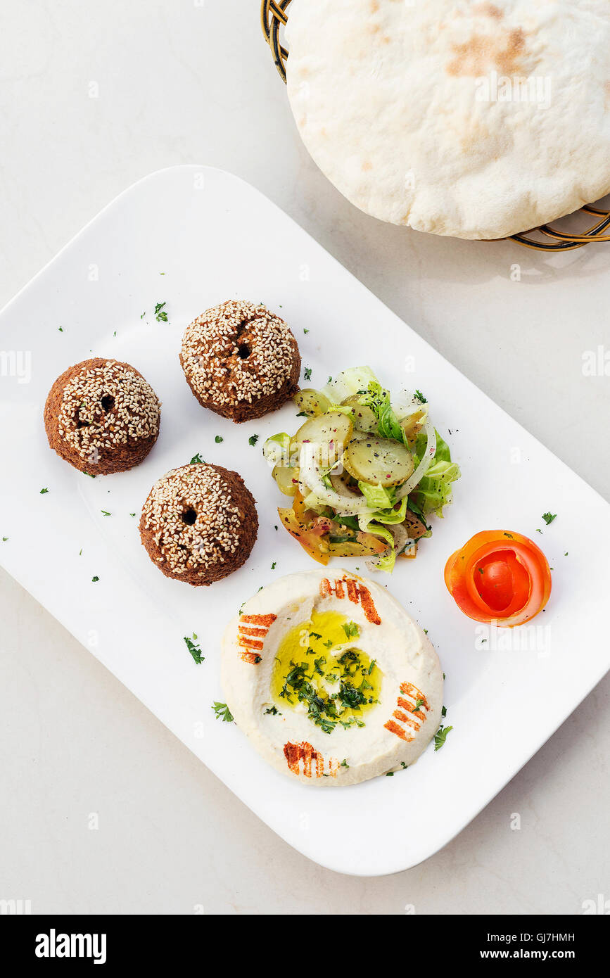 falafel hummus houmus starter snack middle eastern food mezze platter